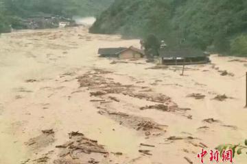 四川九寨沟发生特大泥石流8户民房被埋(组图)