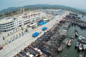 南海休渔期结束今日开渔三亚新渔港投入使用