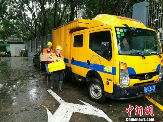 “妮妲”致多地通讯设施受损粤逾5000人次冒雨抢修