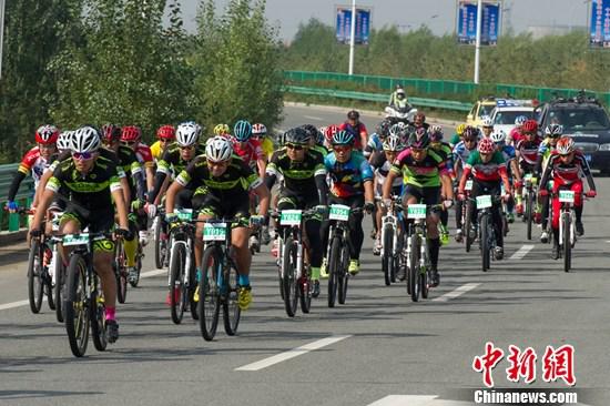 内蒙古第九届“五当召杯”全国自行车邀请赛闭幕