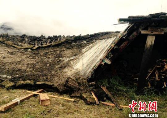 四川理塘“9.23”地震致6户民房垮塌